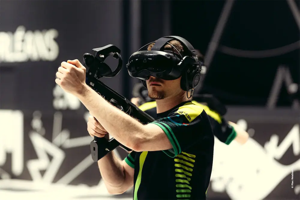 Photo de Wire avec un casque VR EVA.gg