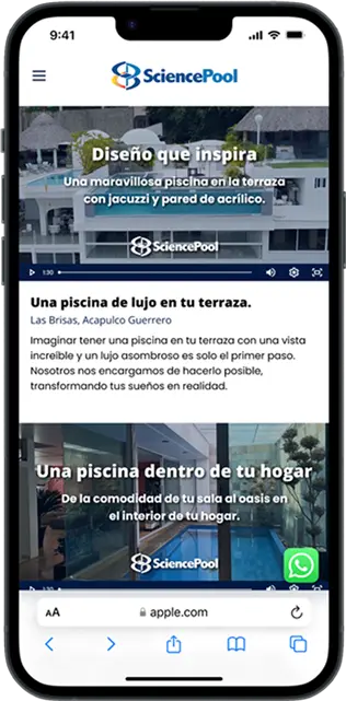 Fotografía de un smartphone con la sección de 'Albercas Residenciales de Gama Alta' de SciencePool; se observa una interfaz limpia que destaca una piscina de lujo con paredes de acrílico en una terraza, proyectando exclusividad y diseño arquitectónico avanzado.