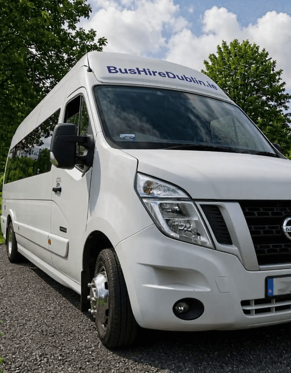 Nissan NV400 minibus, 14 to 17 seats, Dublin