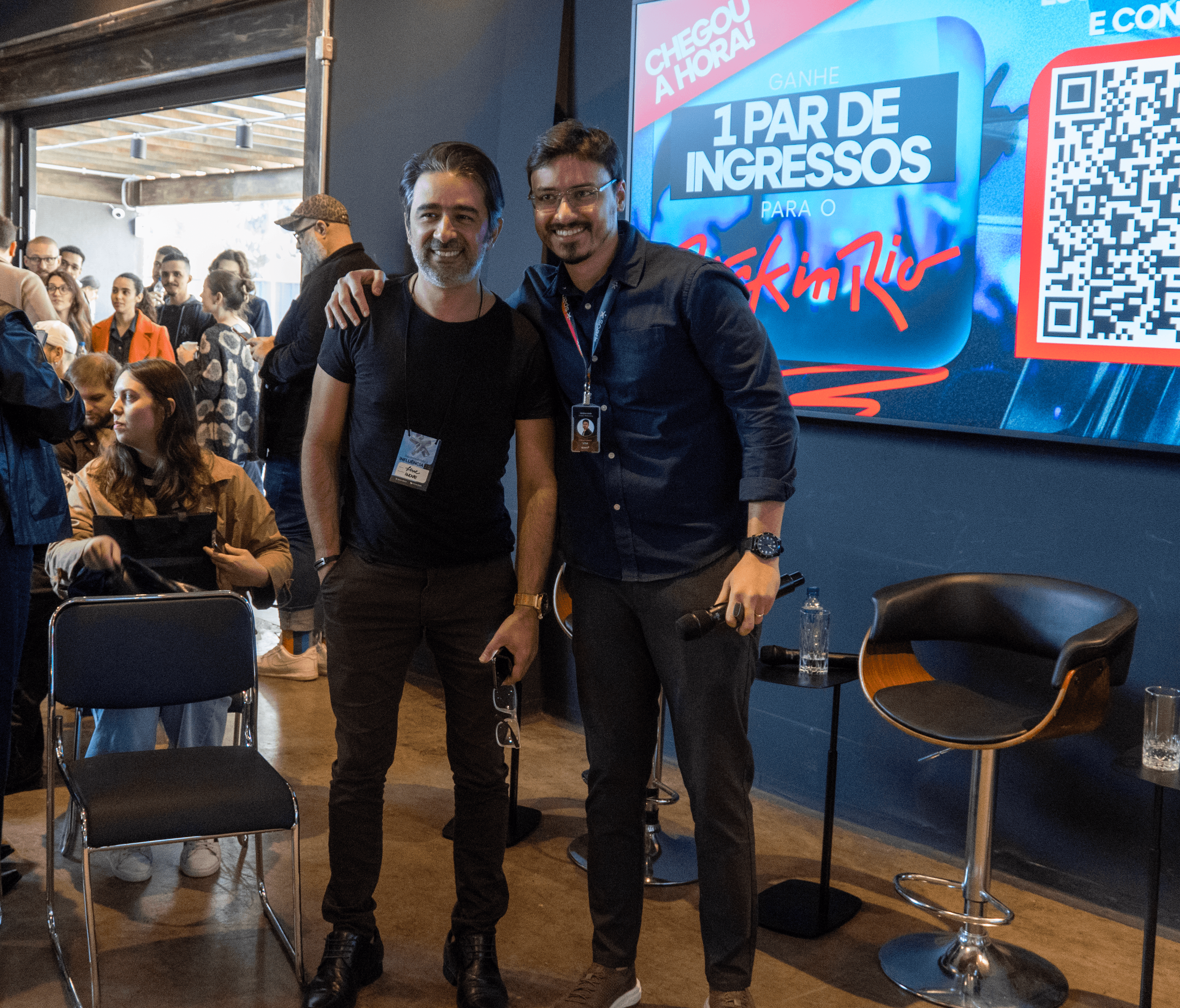 Foto de pessoas no evento de influência 2.0, IA, Comunidades Digitais e Mensuração da Spark Maxx 