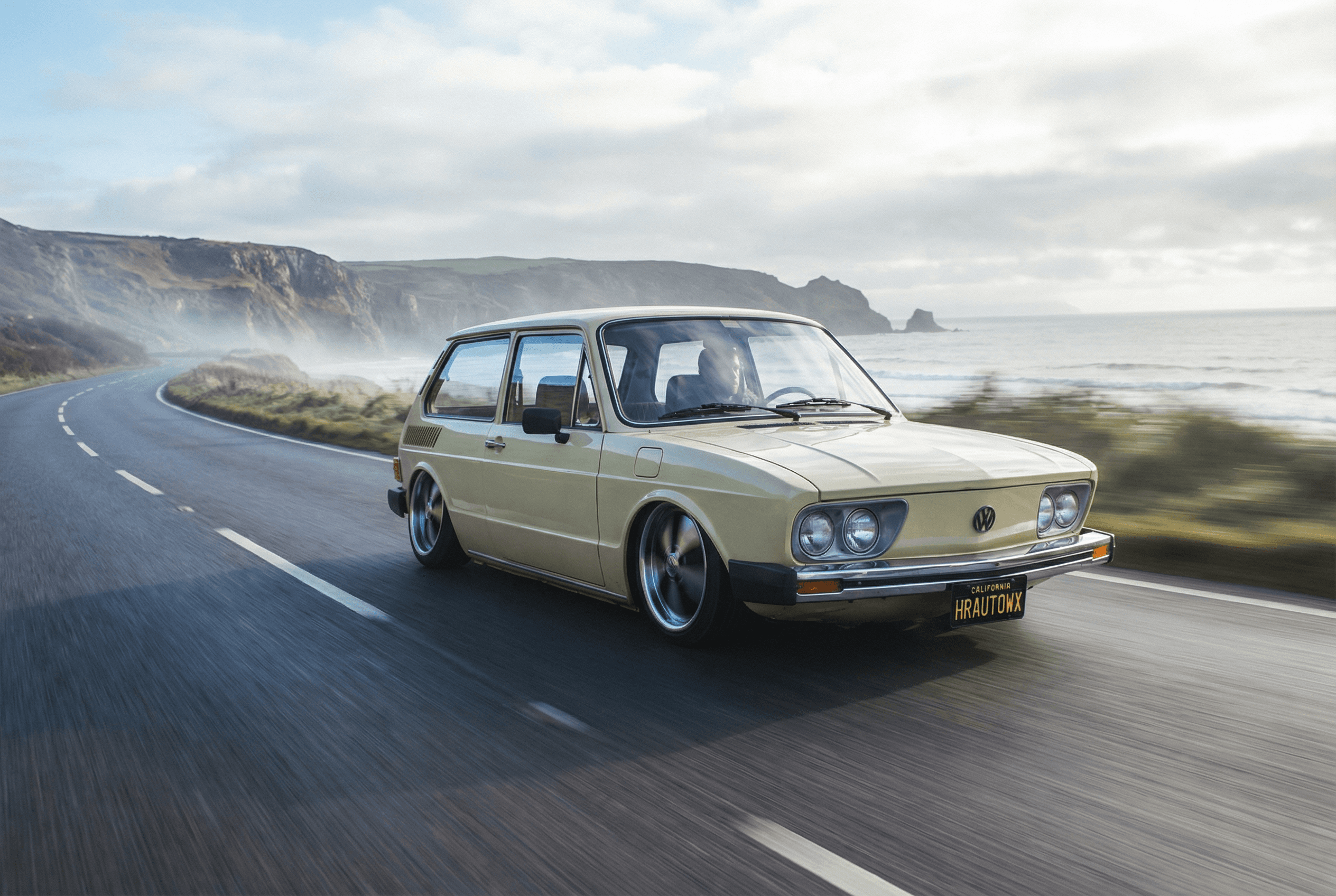 Batch.Works logo over a photo of a box of 3D printed objects