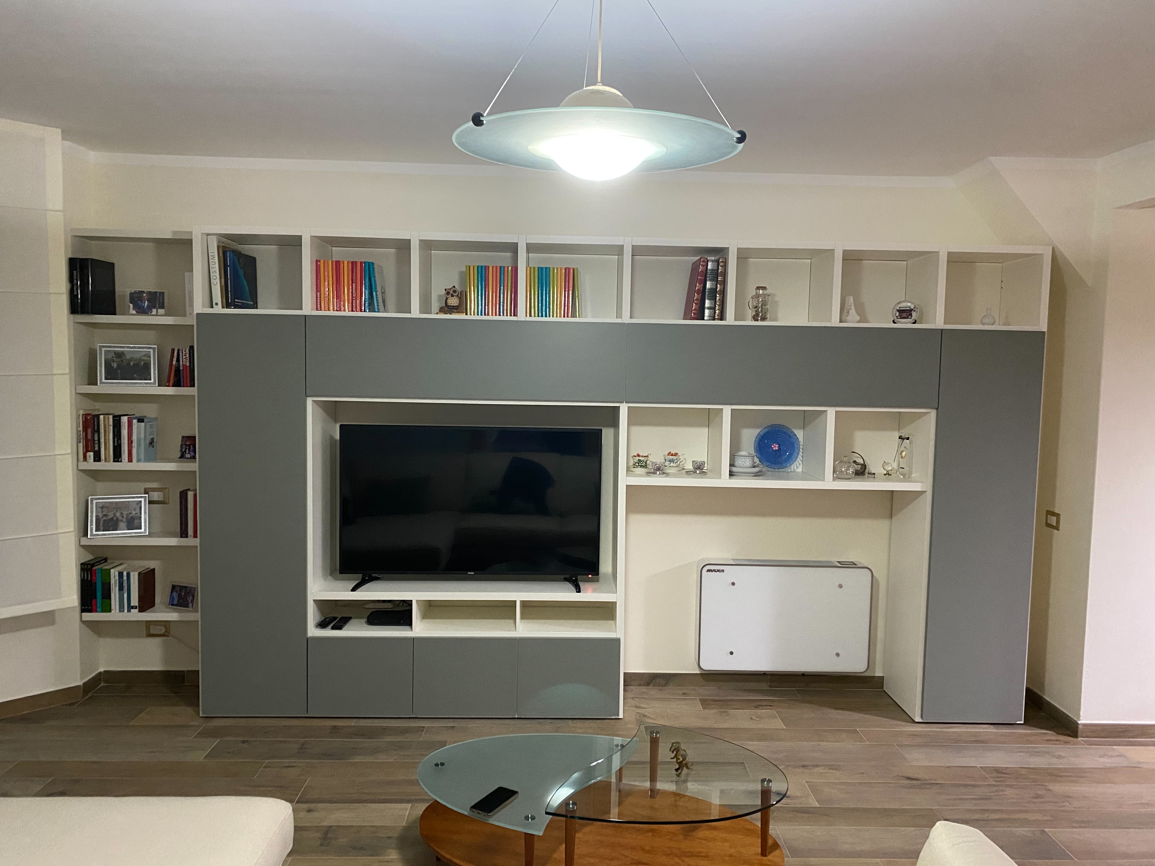 Image of bed and table