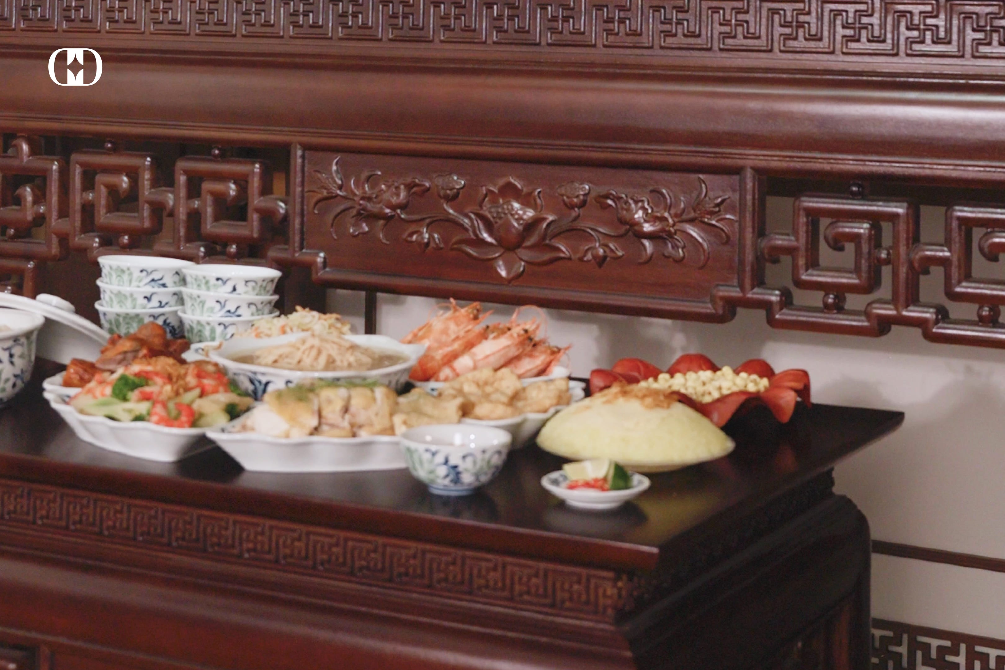 có nên thắp hương vào 12 giờ trưa không