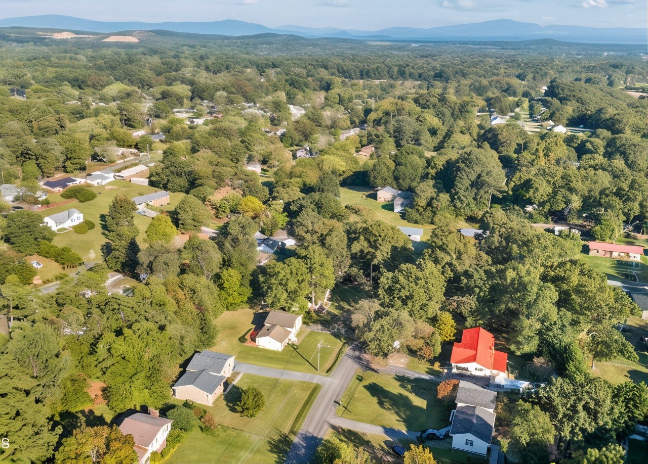 Find reliable roofing contractors in South Cleveland, TN. Explore local roofer quotes and trusted professionals near you.