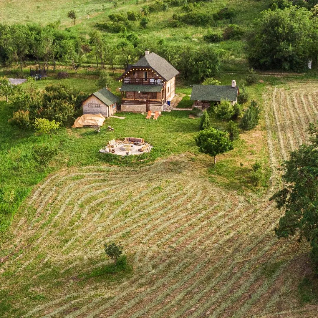 Slika pogleda iz Vintage House Freedom na Fruskoj Gori.