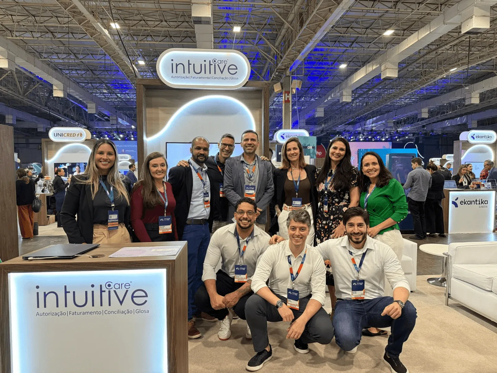 Time Intuitive Care em evento do setor de saúde