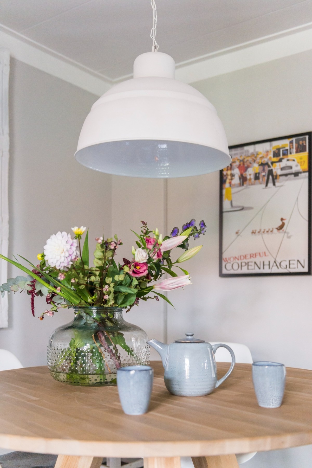 styling ronde eettafel vintage poster copenhagen