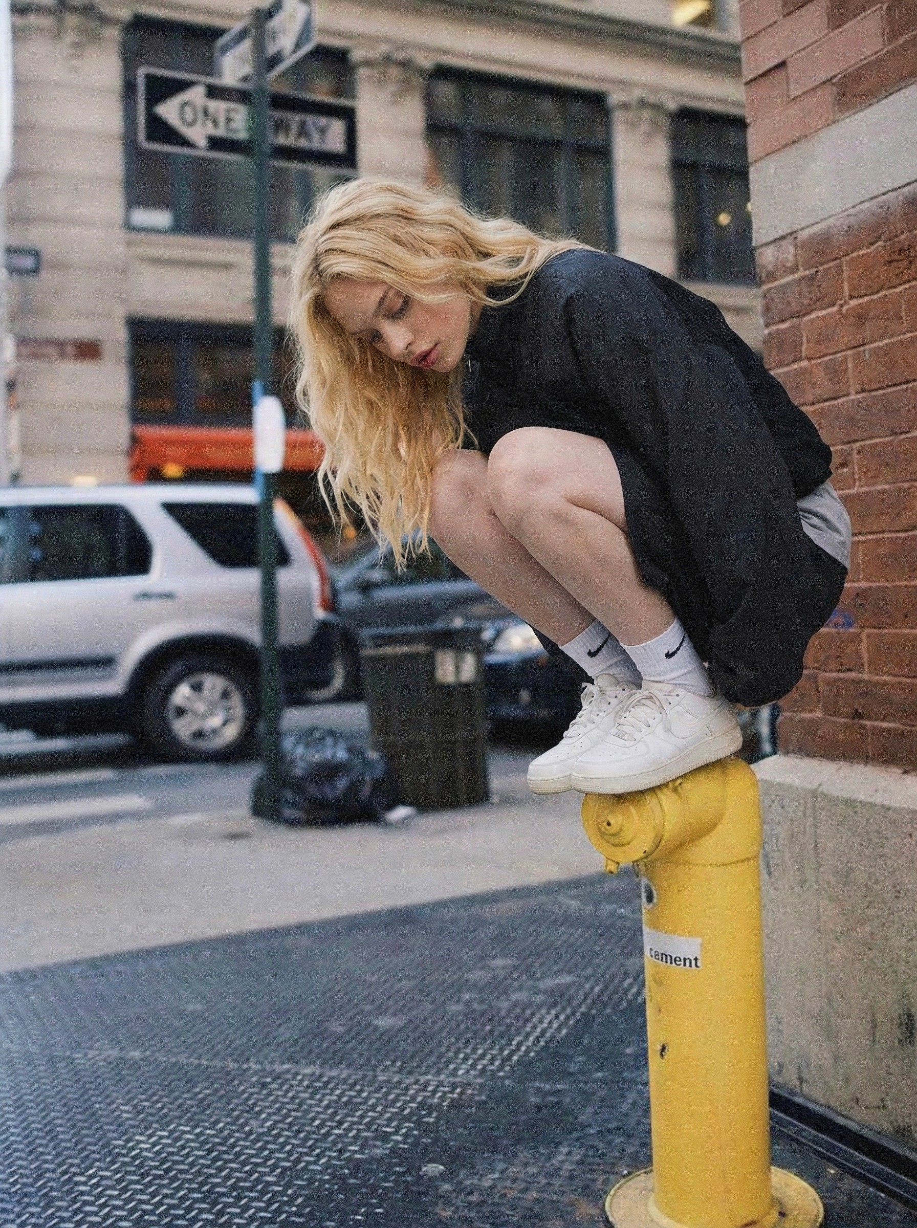 Black and white wave