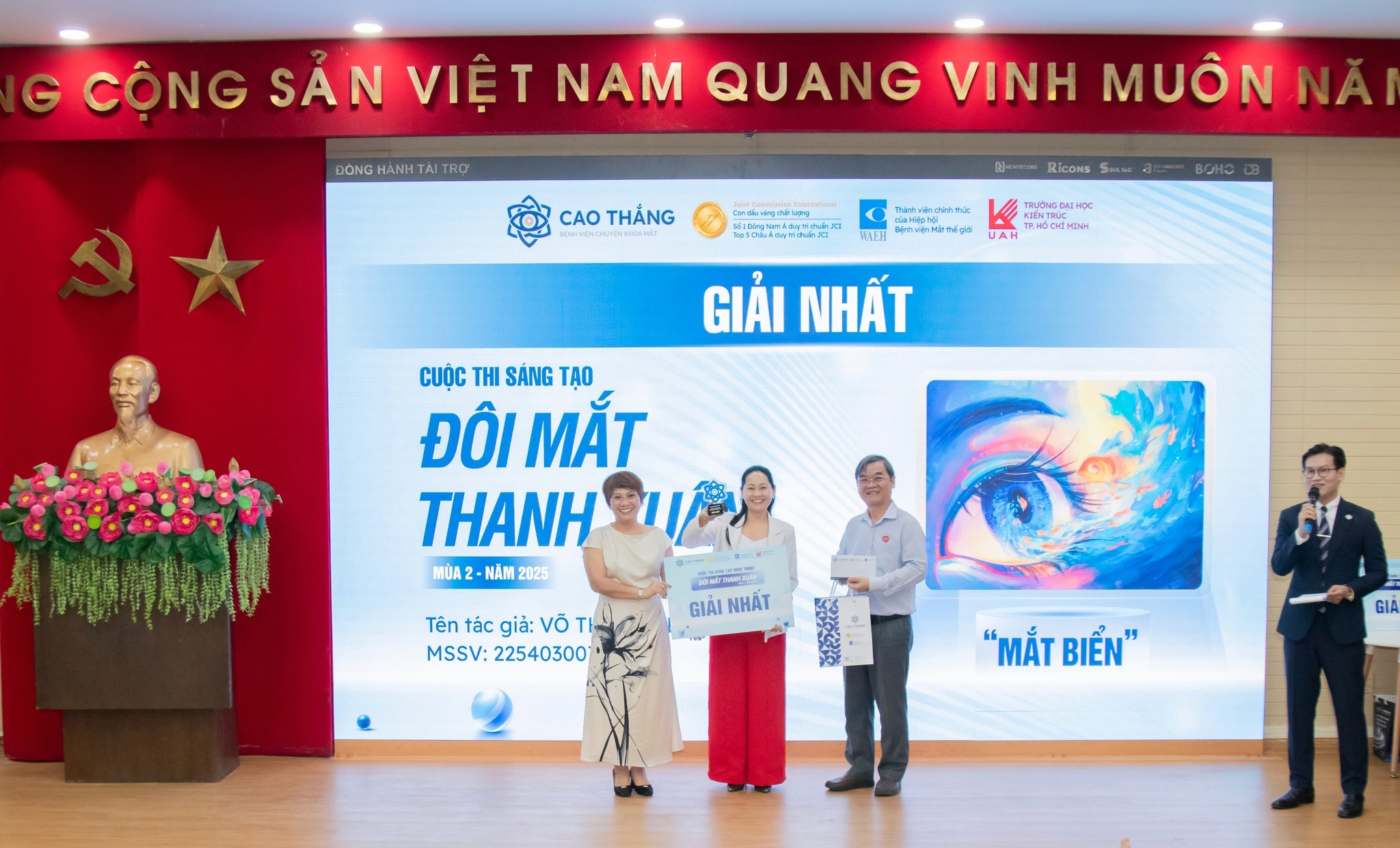 Có thể là hình ảnh về văn bản