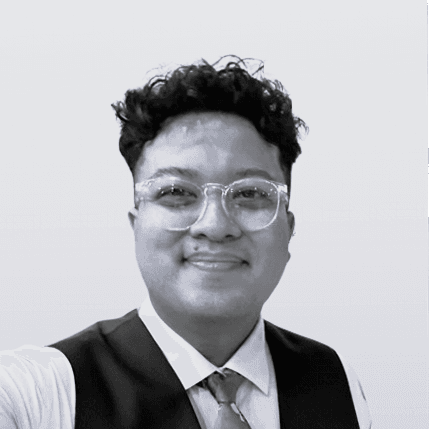 woman in black crew neck shirt