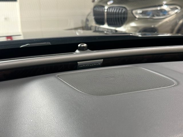 JAGUAR XE 2019 BLUE Gebrauchtwagen - Galeriebild 16