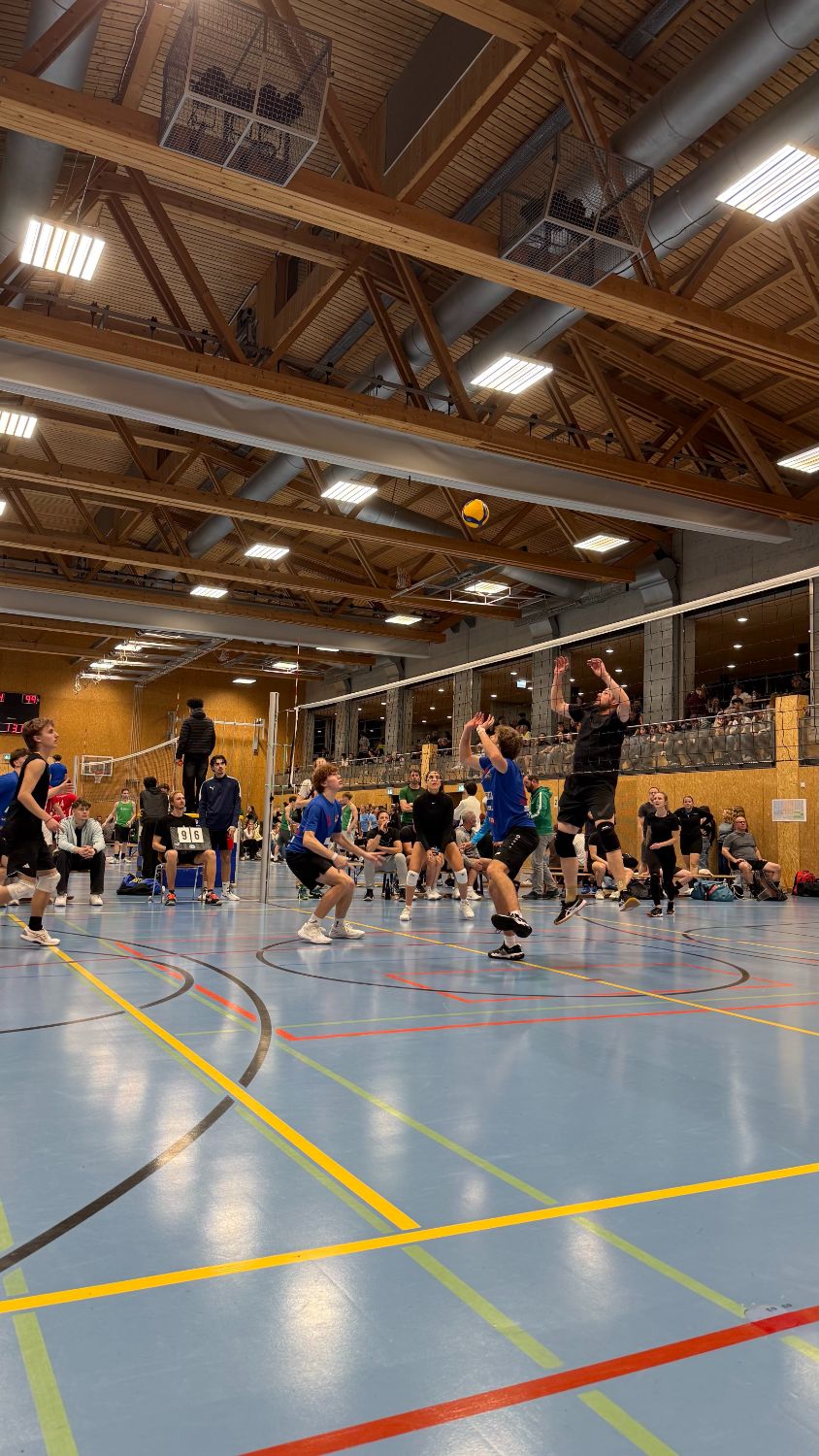 Minimeister Vitus Kobelt auf dem Podest