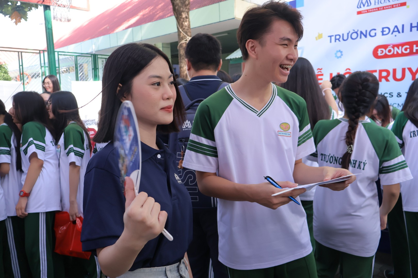 HSU lan tỏa tinh thần học tập tại Lễ hội Truyền thống Trường Trương Vĩnh Ký