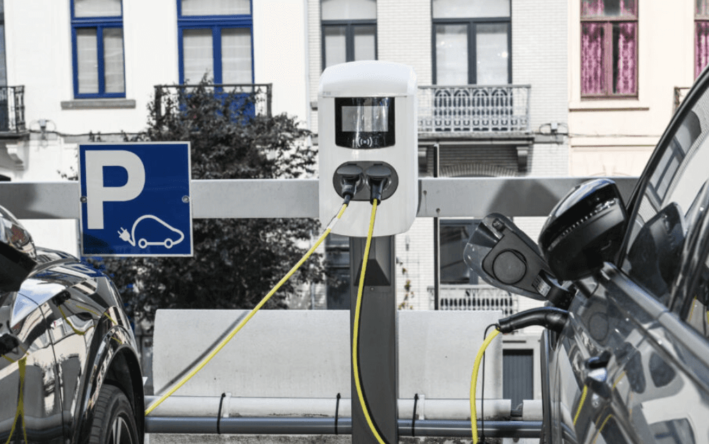 photo d'une borne de recharge à nice