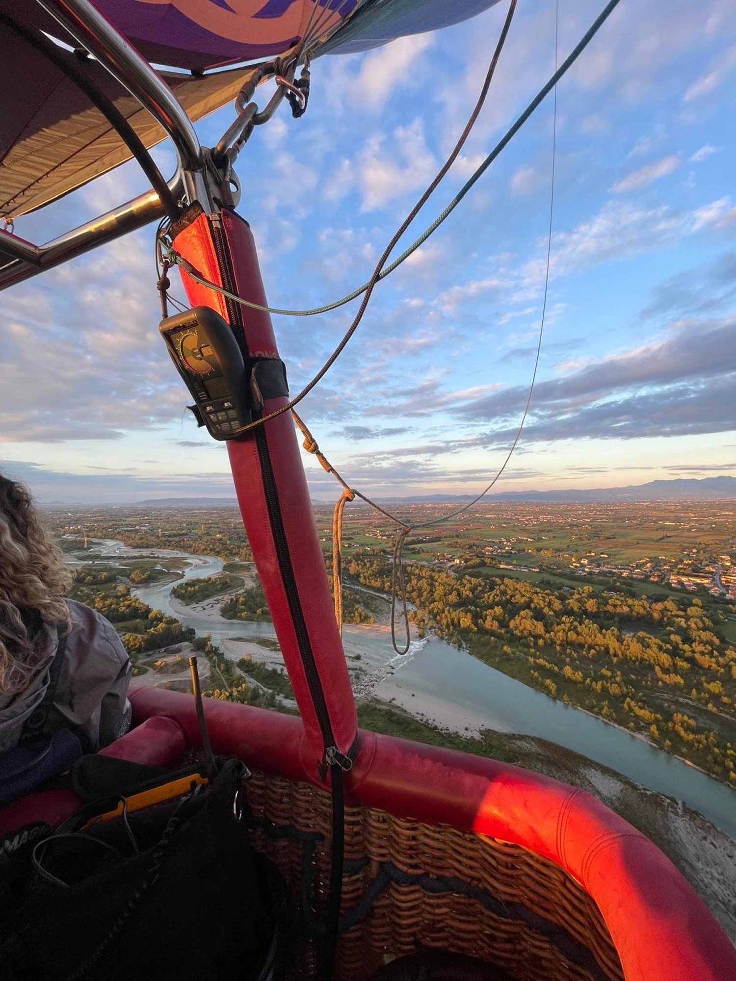 foto della città dalla mongolfiera