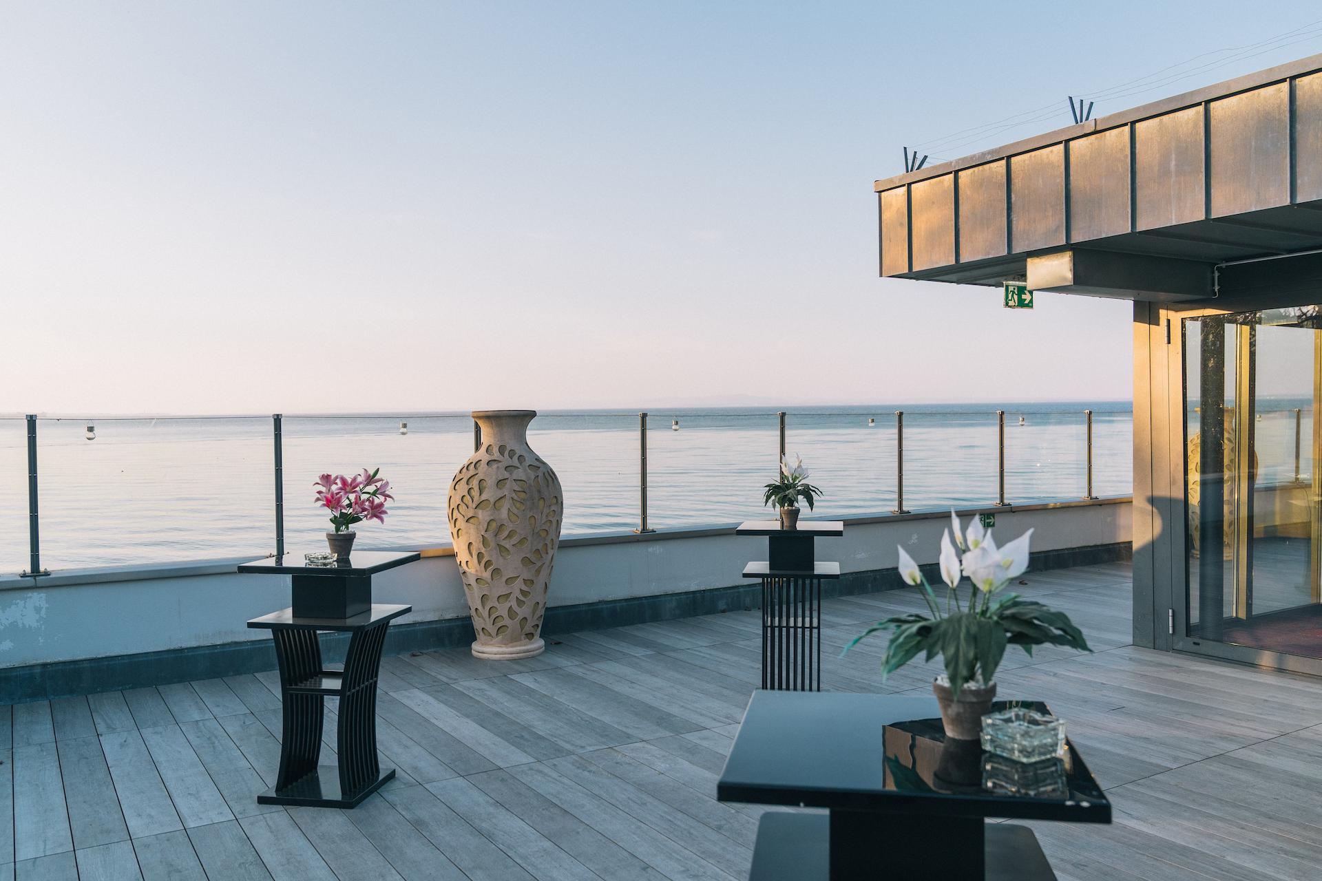 Blick von der Terrasse auf den Bodensee