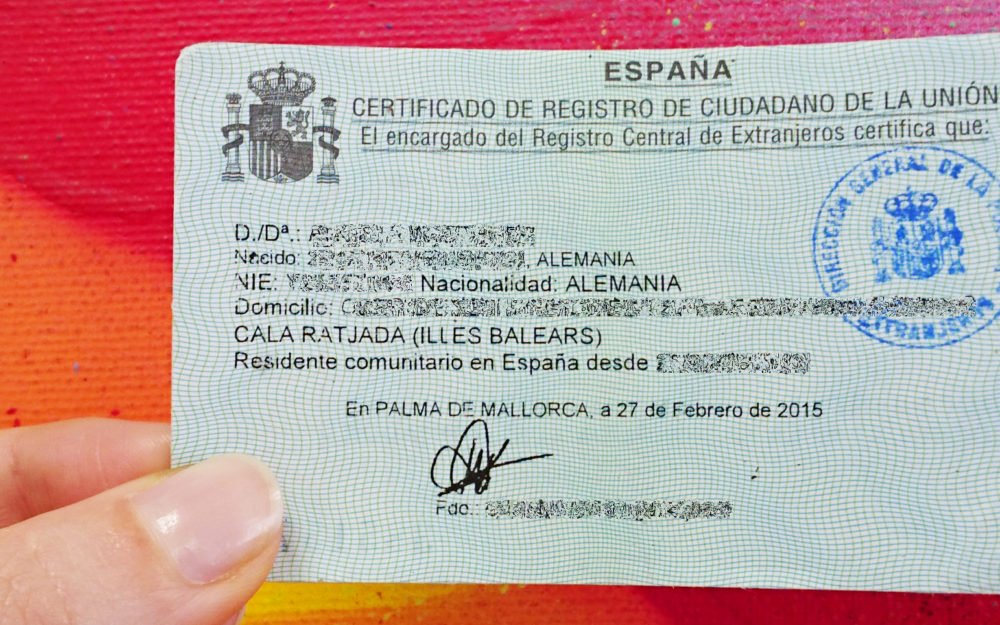 image of a NIE card