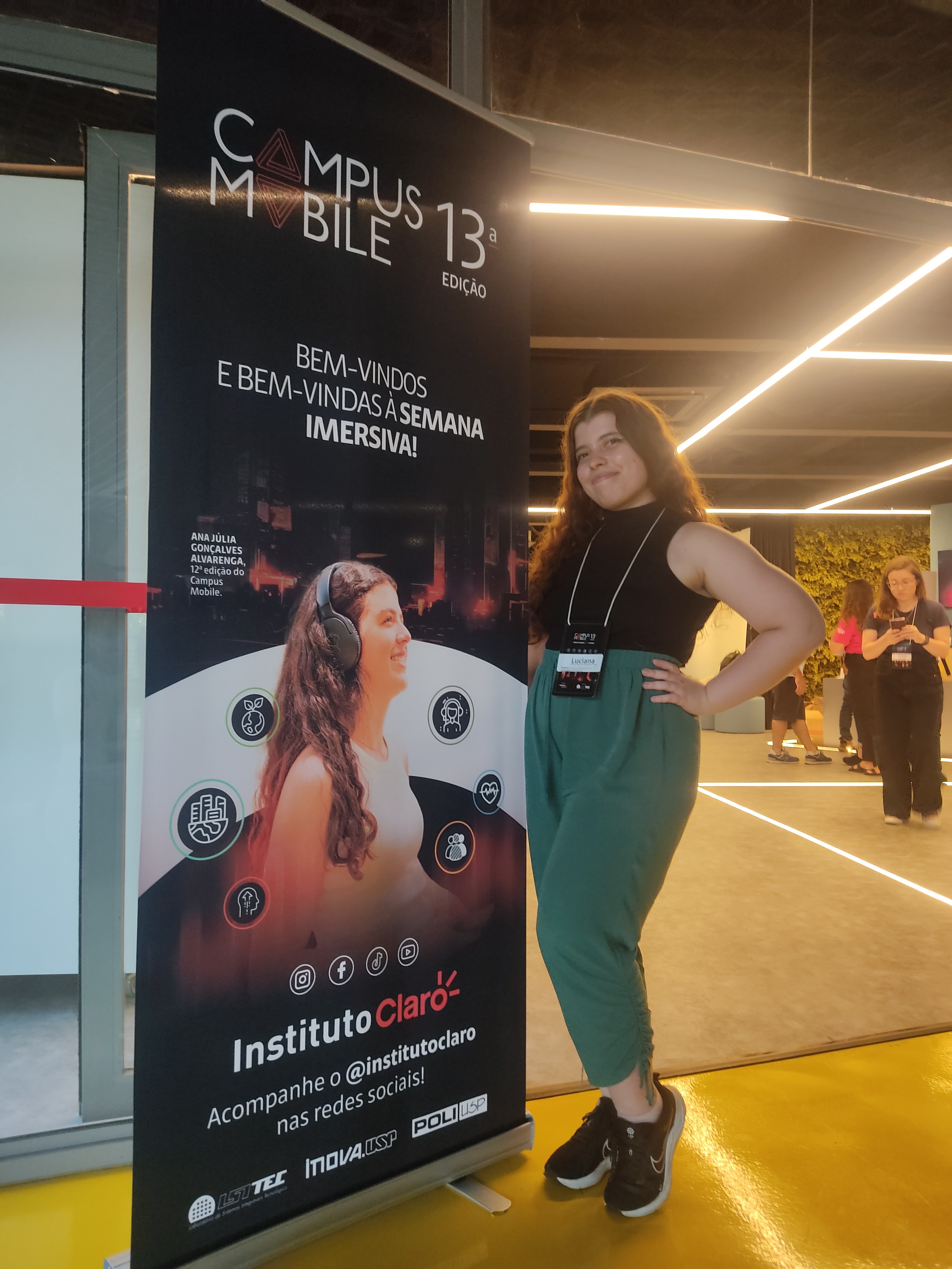 Grade de benchmarking listando empresas como samsung, apple, amazon, lg, google, wavio, square glow, bellman & symfon e sonic alert.