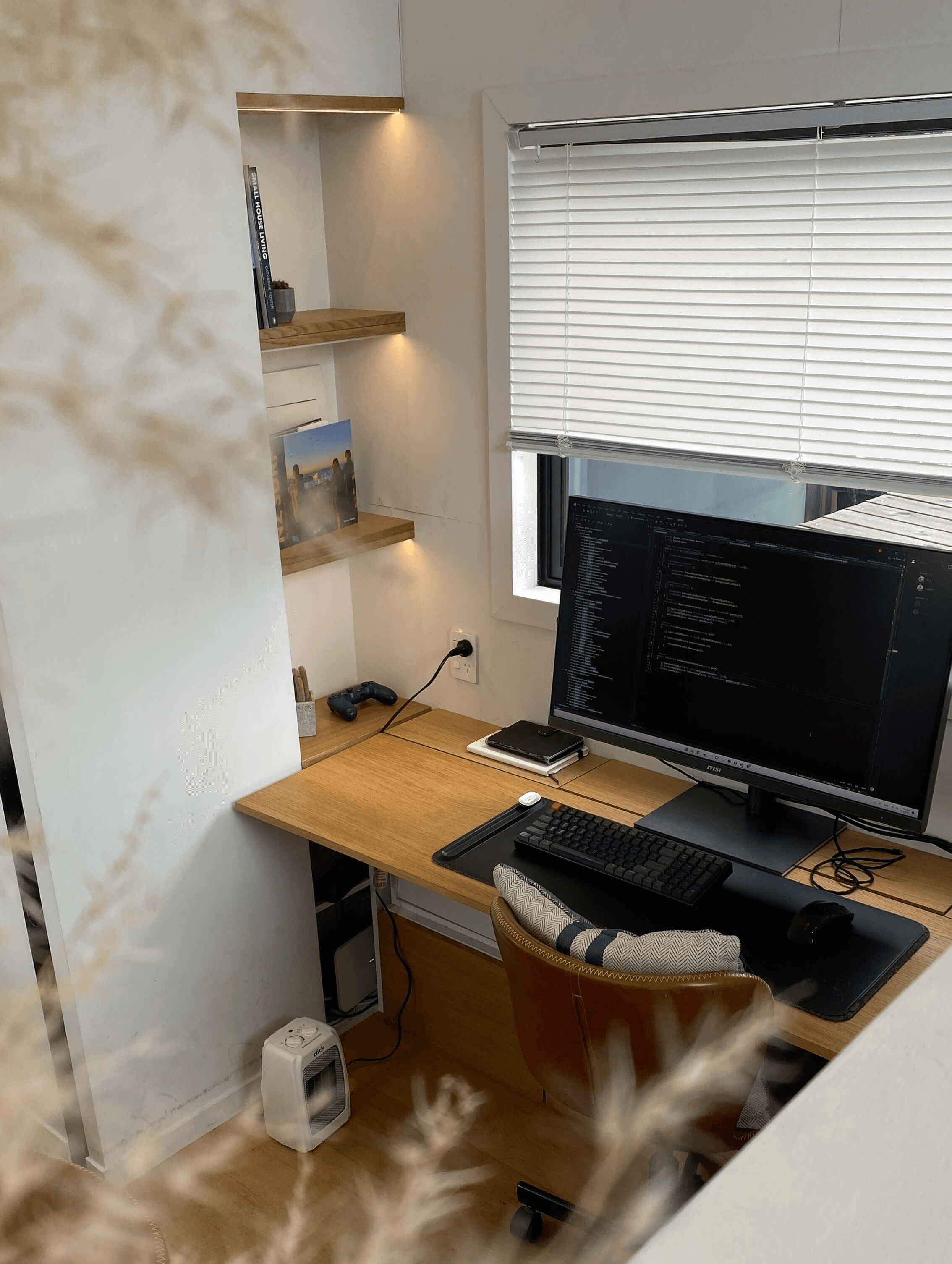 Laurin & Eujenne's feature integrated shelving