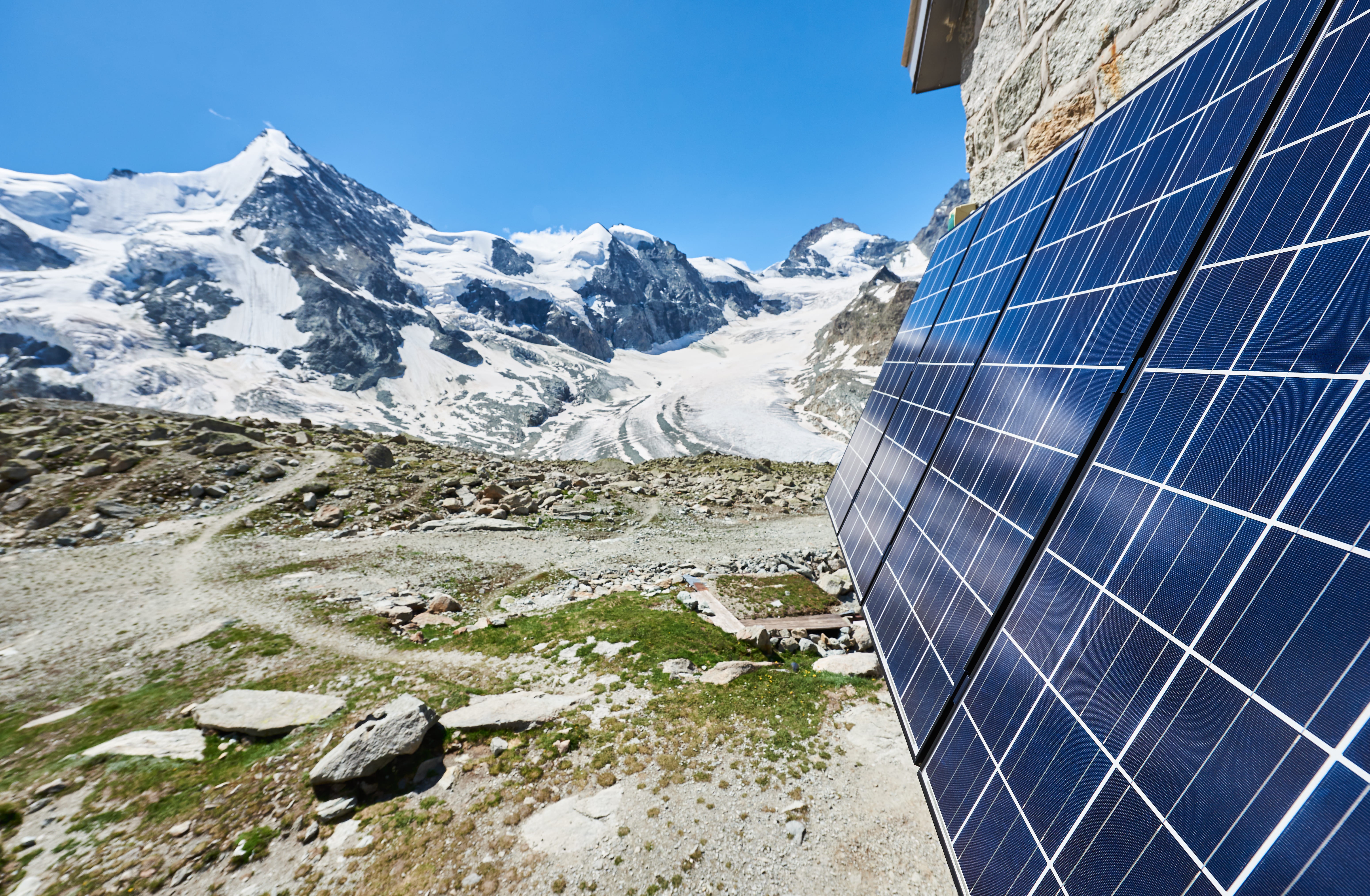 photovoltaic-panel-in-the-mountains