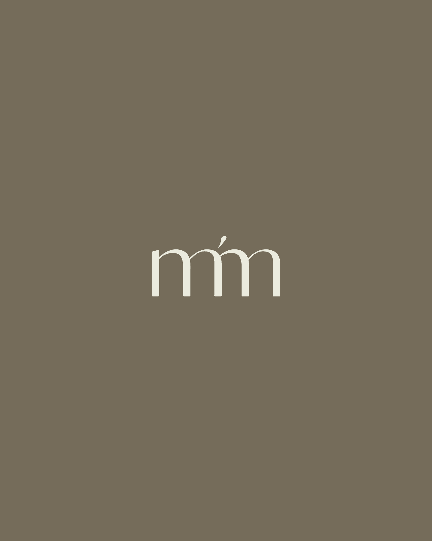 Logo élégant de Mila Mia sur un fond taupe. Idéal pour représenter une marque moderne et sophistiquée