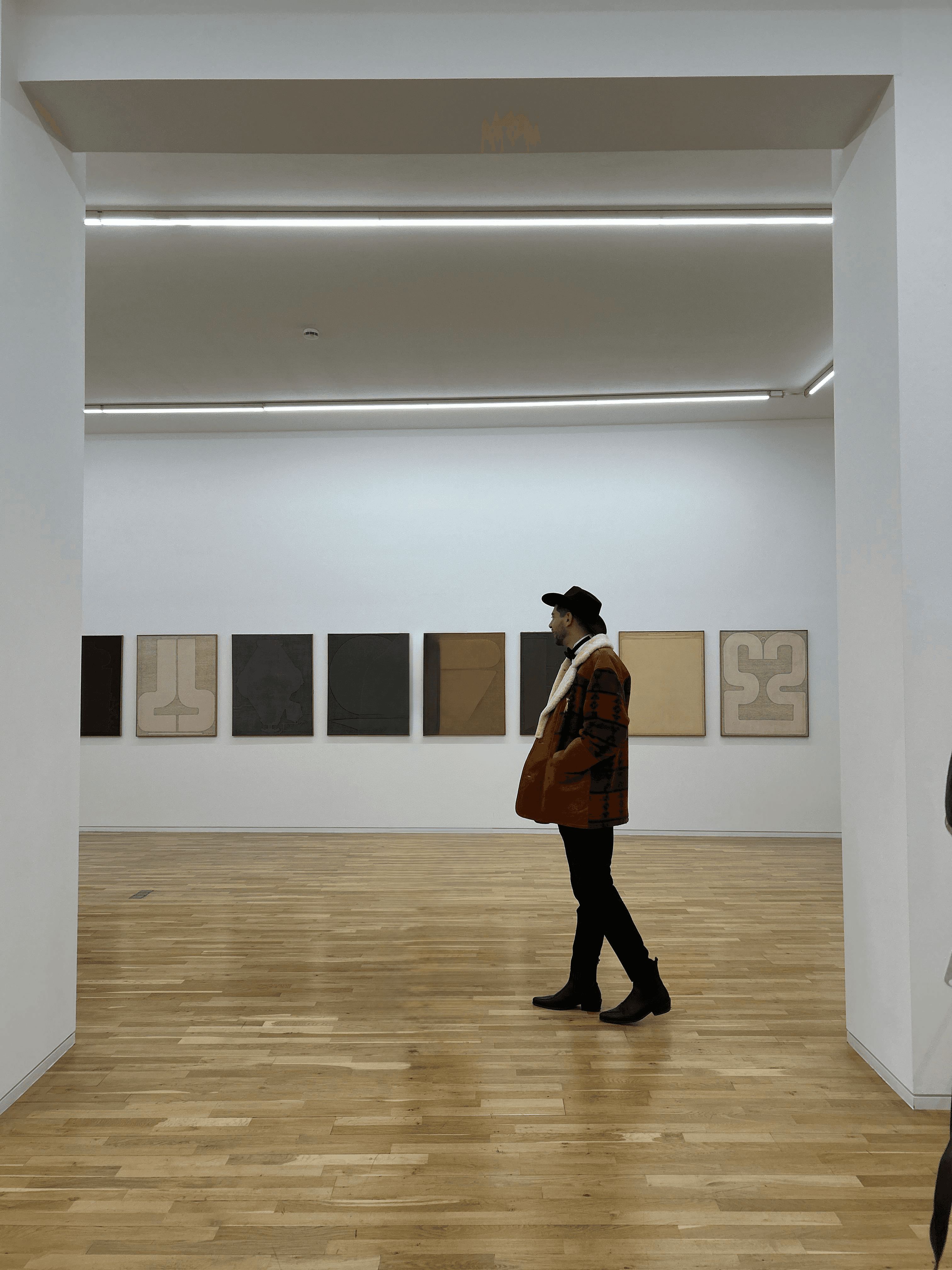 Entrepreneurs engaging in a lively discussion during a Bizz Buzz networking event.