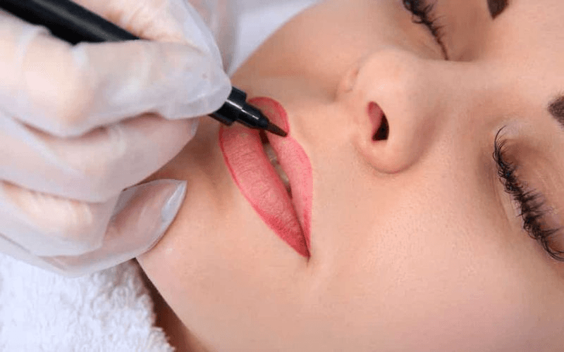 Một số lưu ý quan trọng khi chọn màu phun cho môi thâm