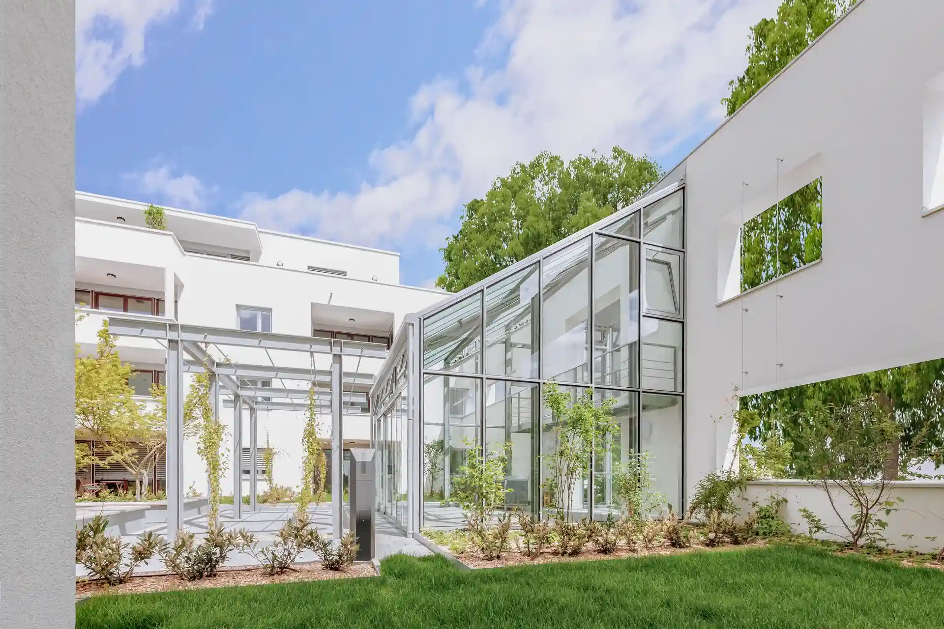 Apostelhof in Göppingen mit Wintergarten aus Isoglas thumbnail