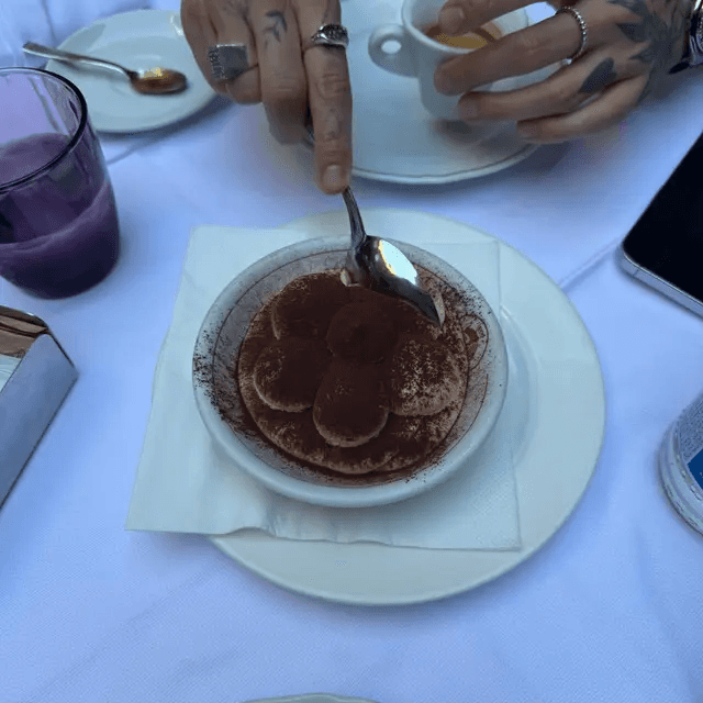 Cover singlu Tiramisu od NobodyListen, Annet X