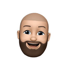 Männlicher Bitmoji mit Glatze und Bart.