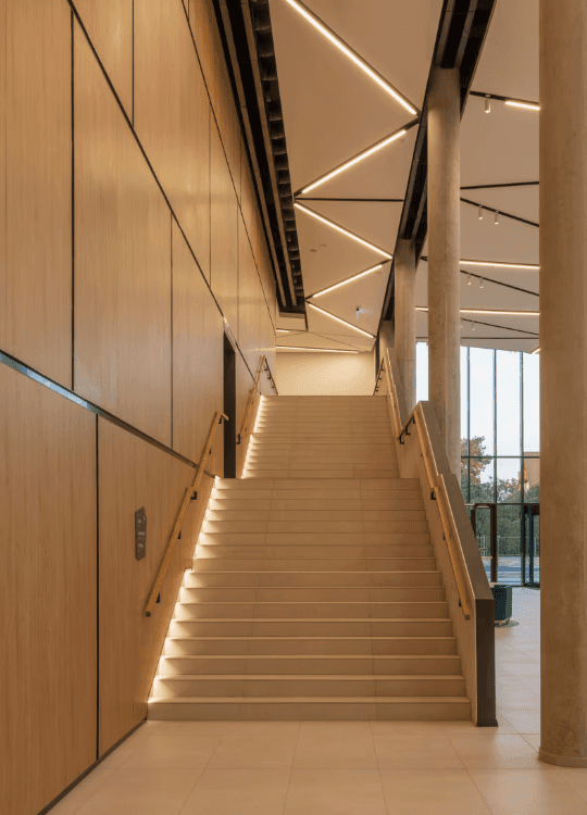 V4 konferencia központ _ stair case _Kroki studio