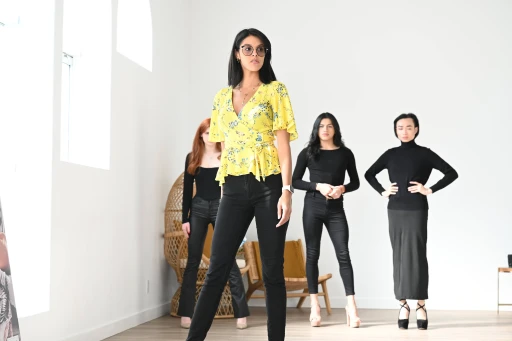 Keysi Saiyago modeling, offering coaching and mentorship, and collaborating with top brands to empower others.