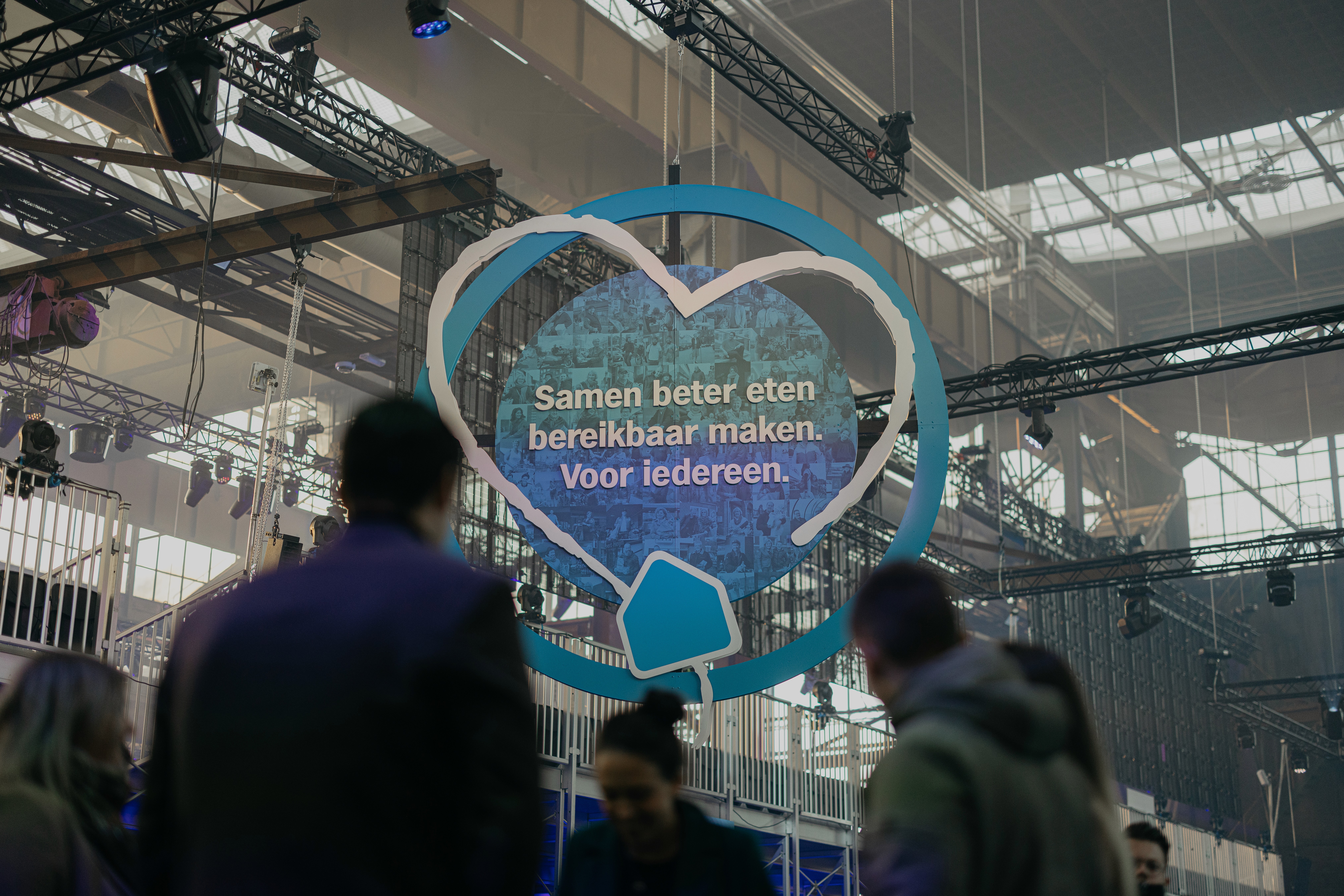 Here comes the alt text