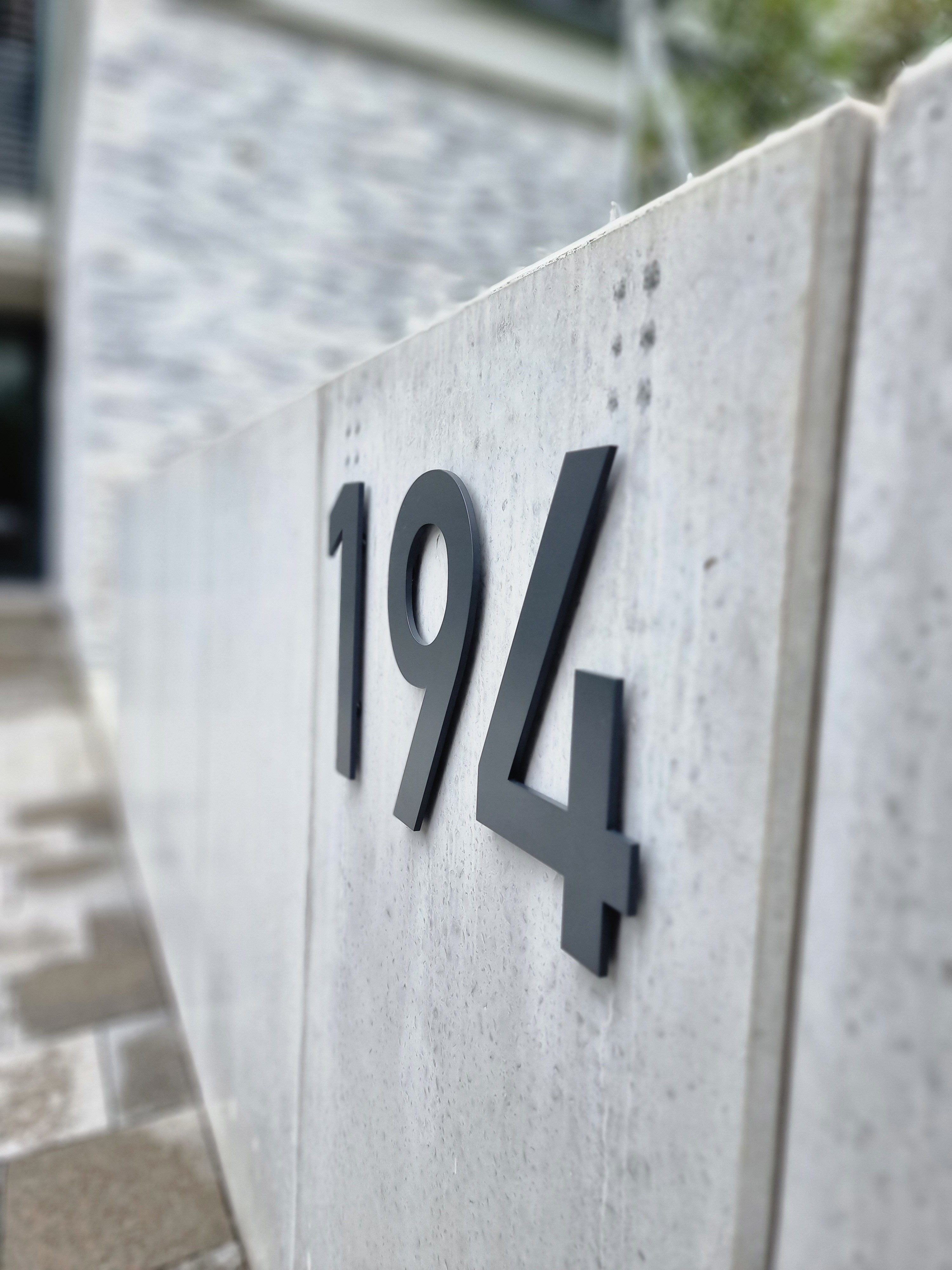 Aperçu Genève réalisation publicitaire gravure enseigne lumineuse retro éclairage