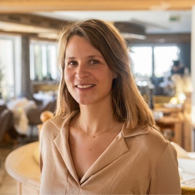 Laura Hoste Headshot