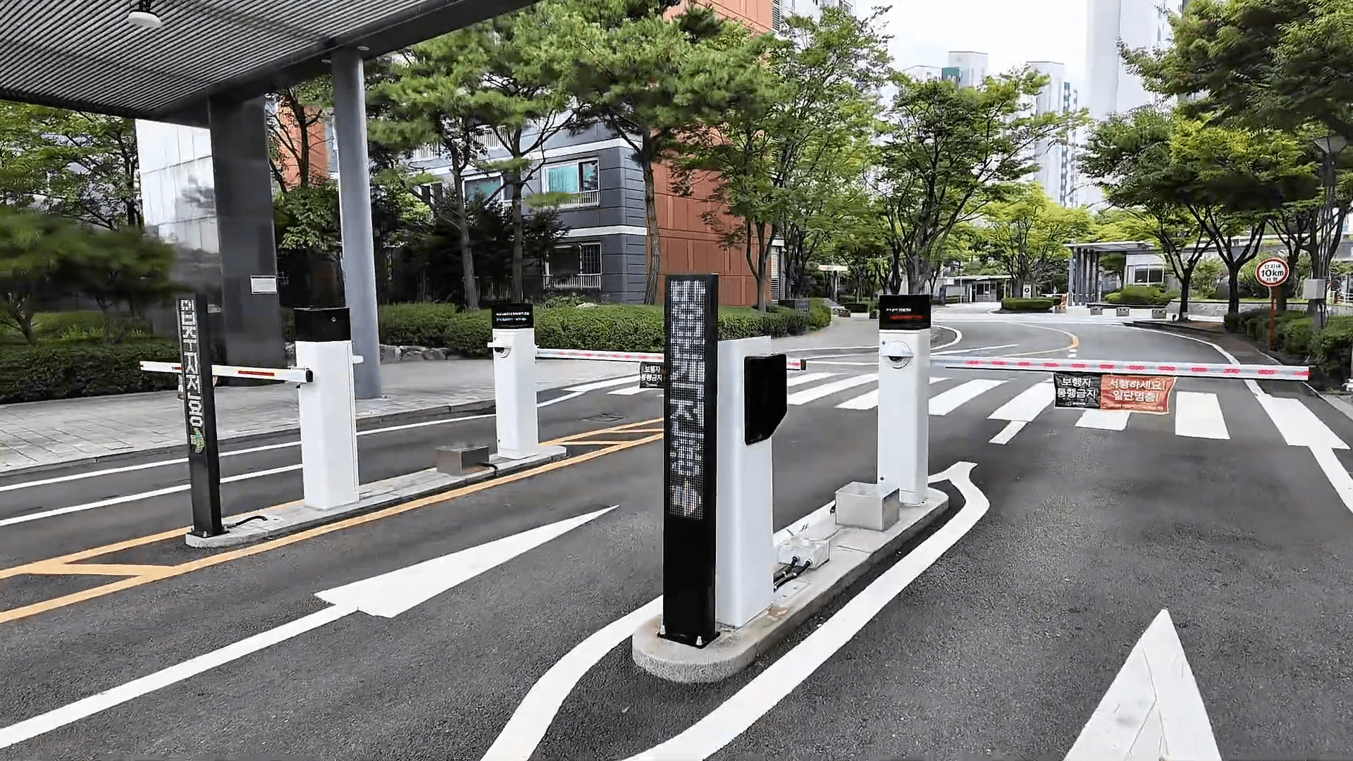 울산 유곡 이편한세상 아파트의 한화비전 모플 주차차단기 이미지