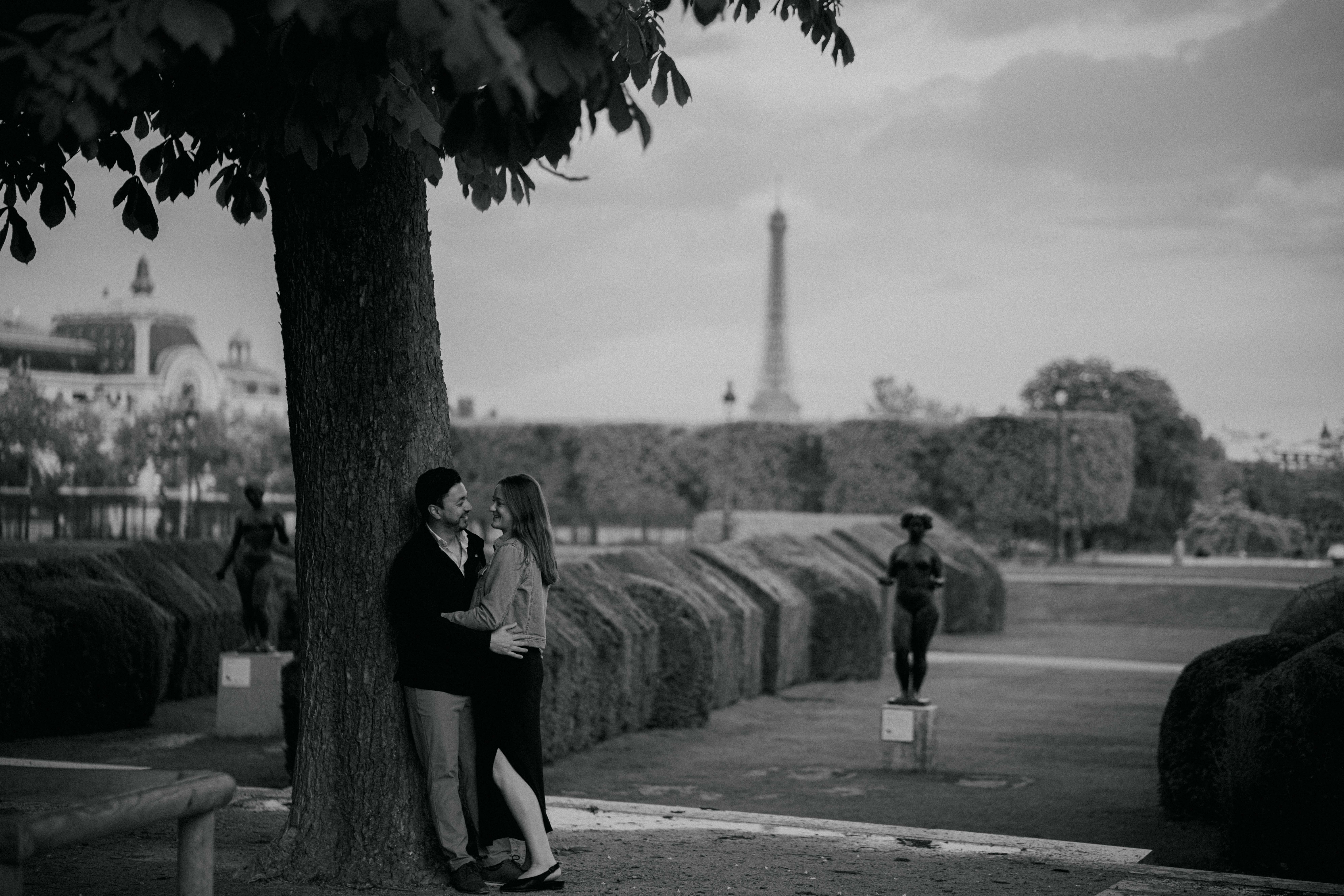 Paris Photographer - LeParisPro. Weddings, engagements, proposals, lifestyle and fashion photoshoots.