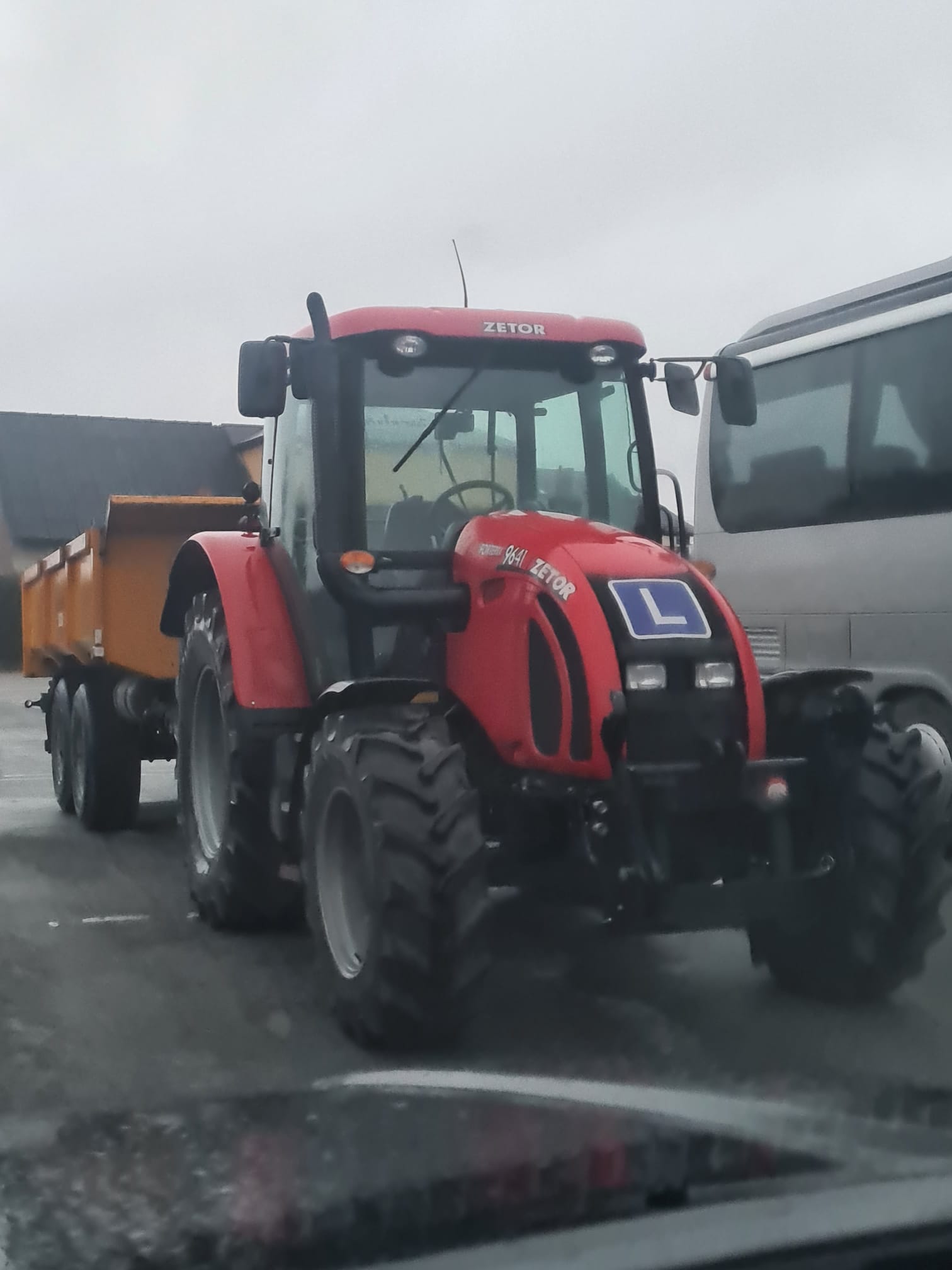 Nowoczesna sala wykładowa CKZ Cypcer – szkolenia teoretyczne dla przyszłych kierowców