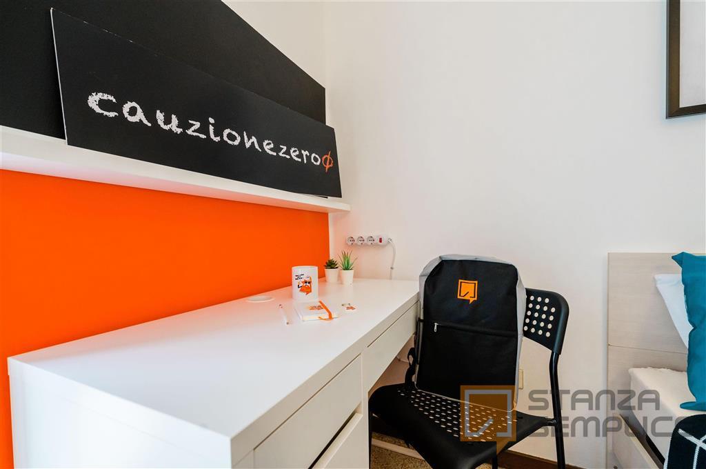Stanza di 18 mq in Via SUARDI, Bergamo
