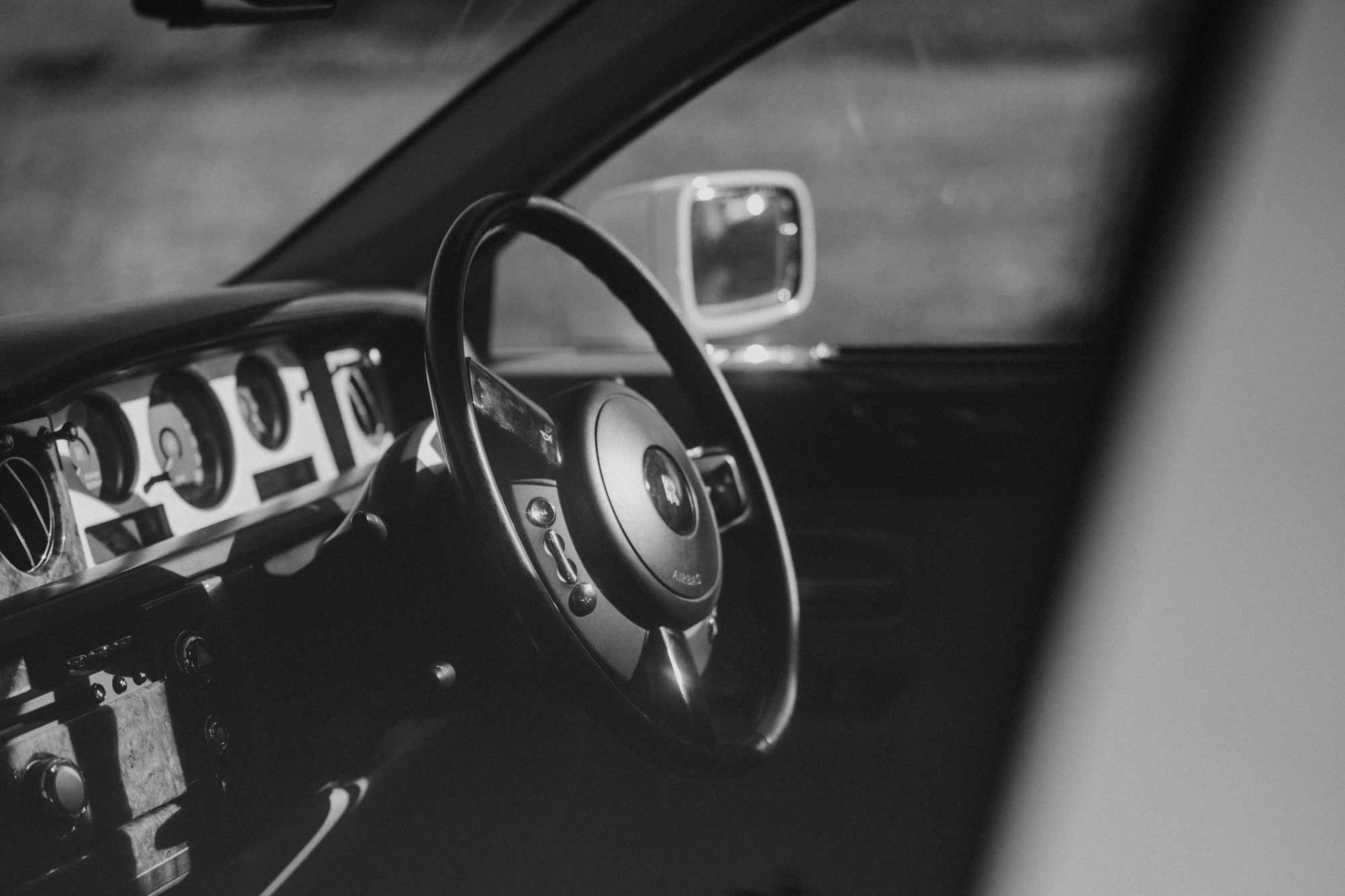 Steering wheel close-up, Rolls-Royce; filmproduction ad for a hotel in mauritius