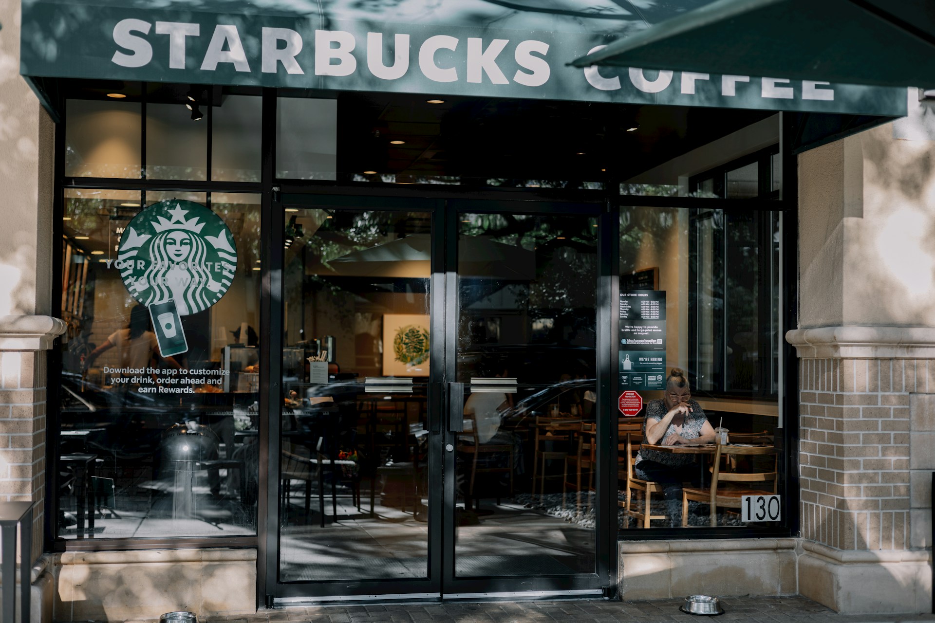 Cómo Starbucks aumenta sus ventas fidelizando a sus clientes