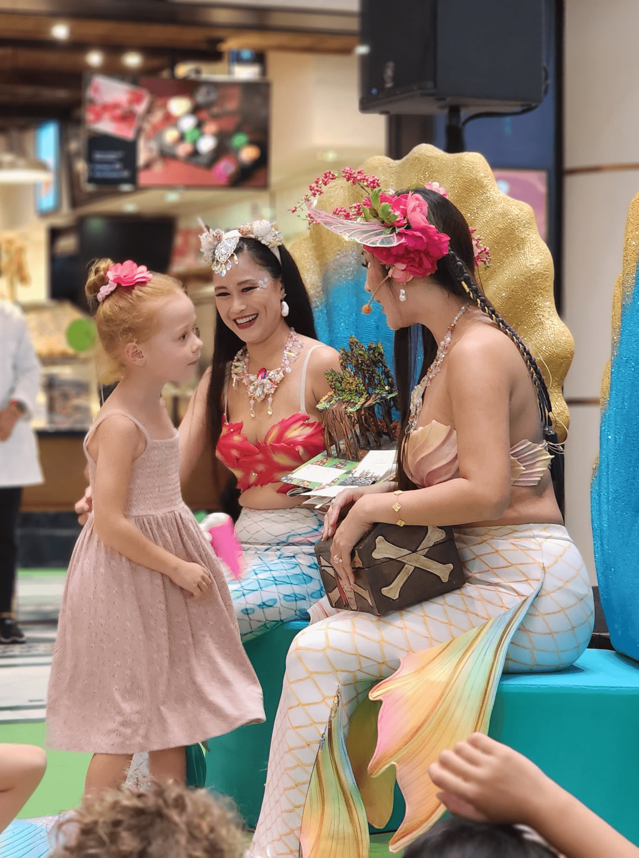 Live entertainment performance at shopping mall event by Weco Events for Kids