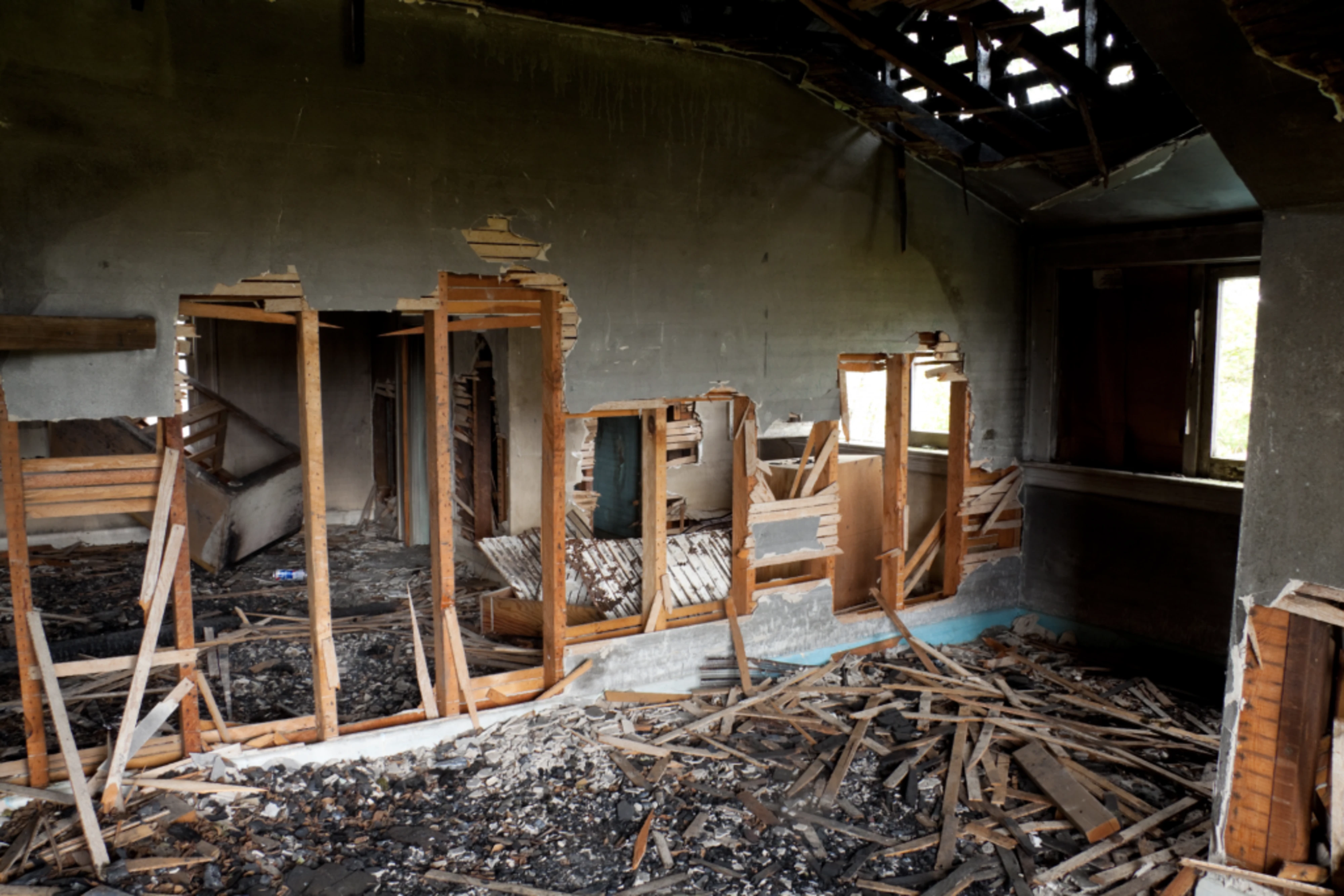 Need Fire Damage Help in Seattle? Custom Pro Restoration is Here!