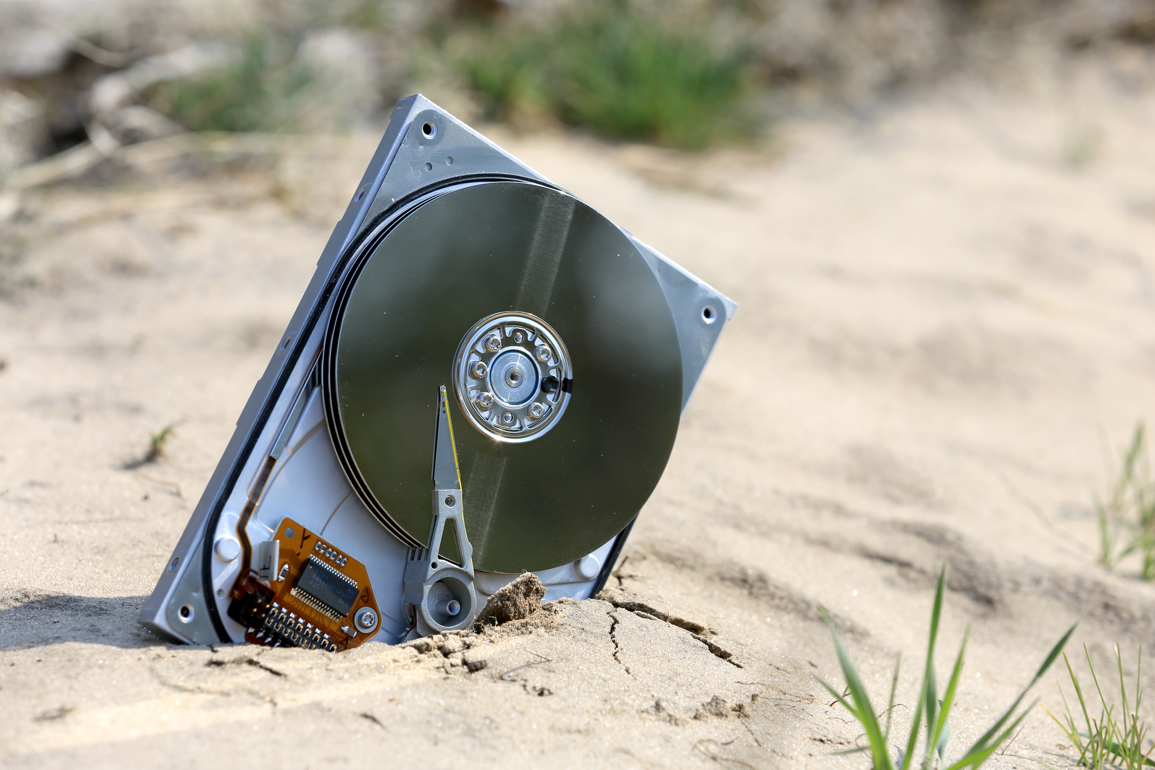 Confidential data device in sand