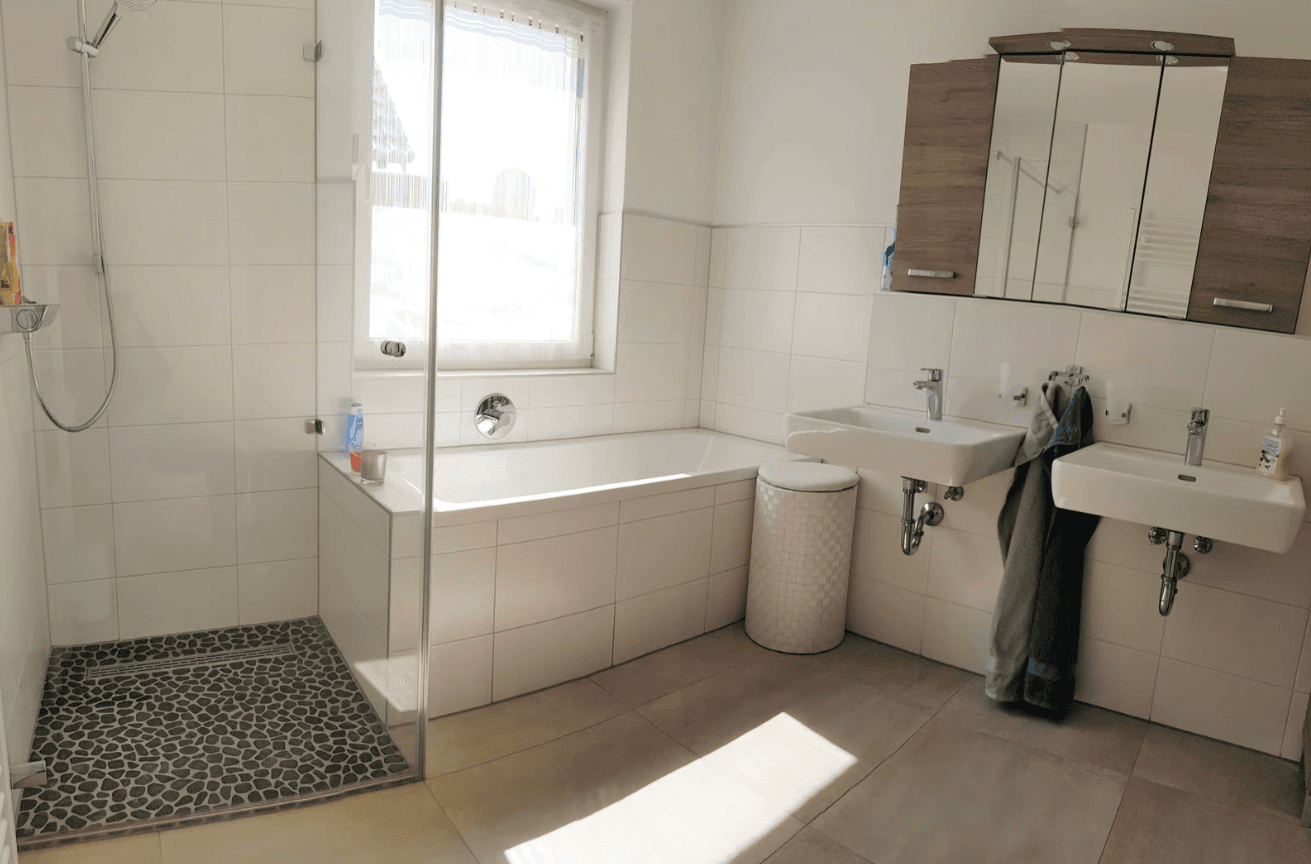 Bild Ferienwohnung Blankenhagen Badezimmer