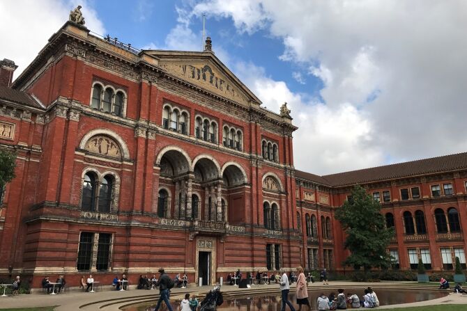 Explore the Victoria and Albert Museum (V&A)