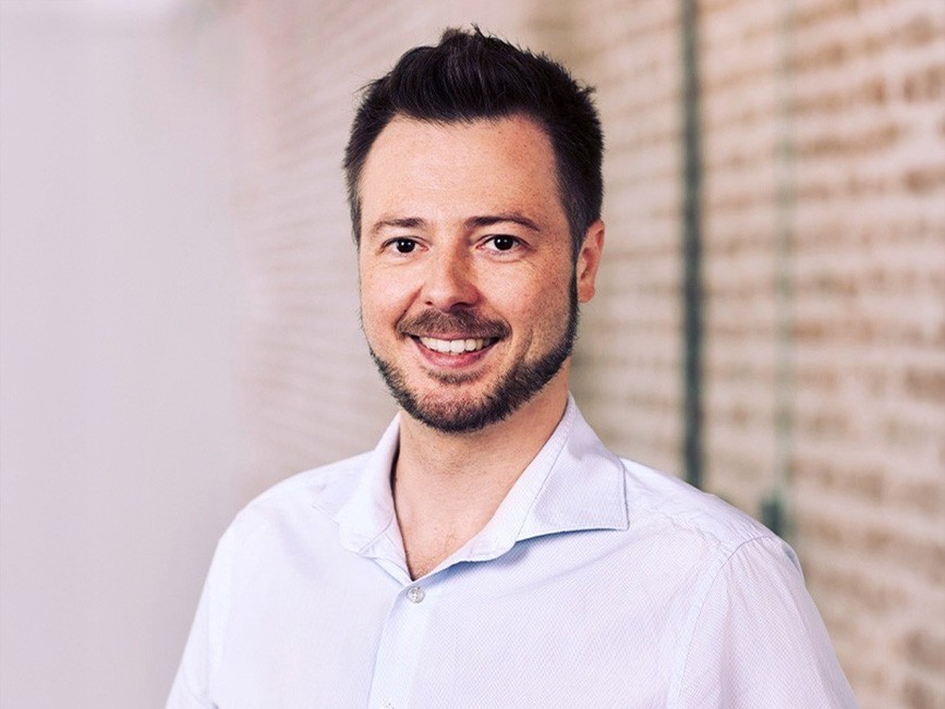 christopher-von-dambrowski-management-amparex