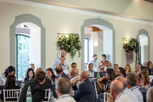 evento aziendale con persone