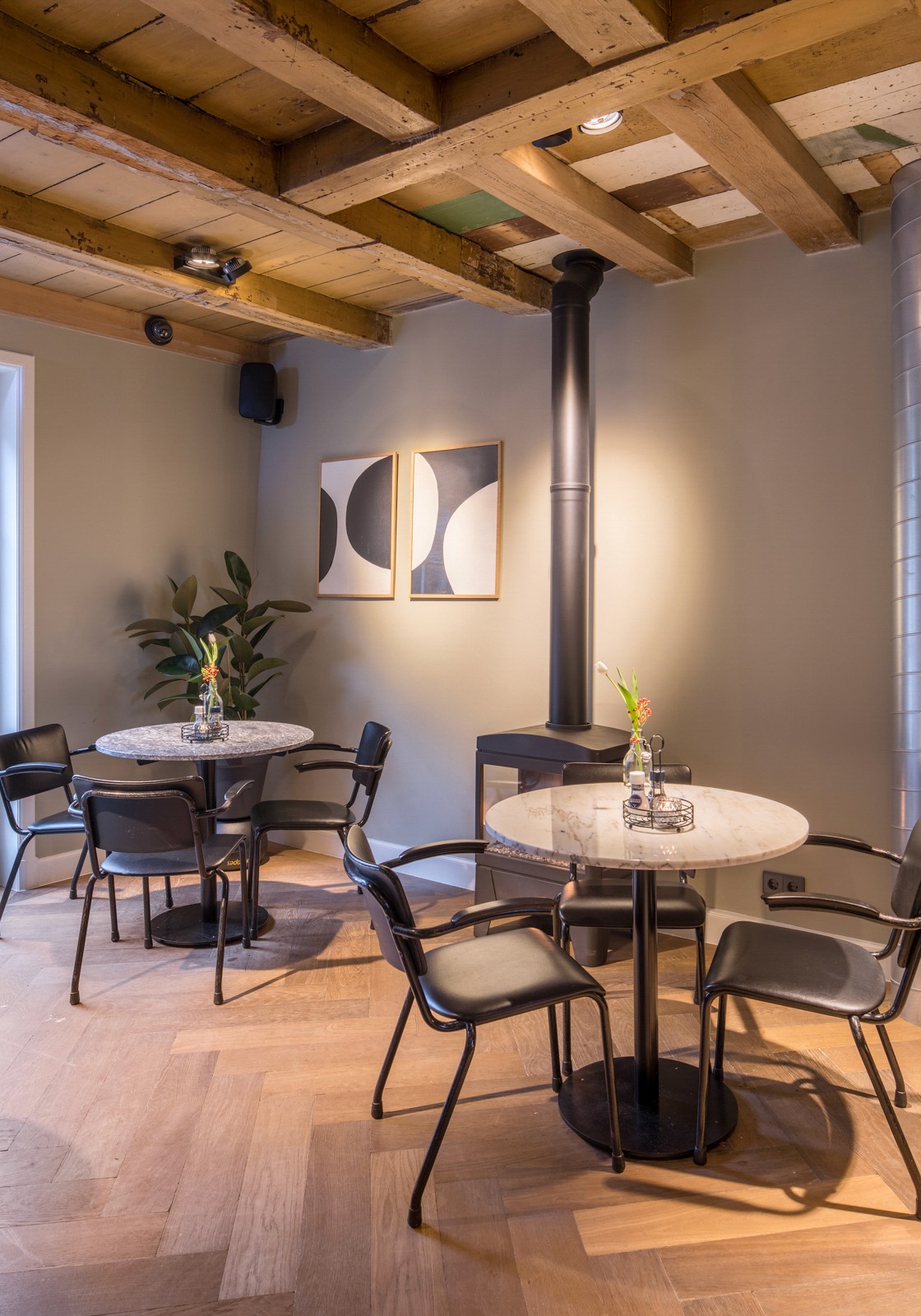 Positive Space, Madonna - sous zitjes