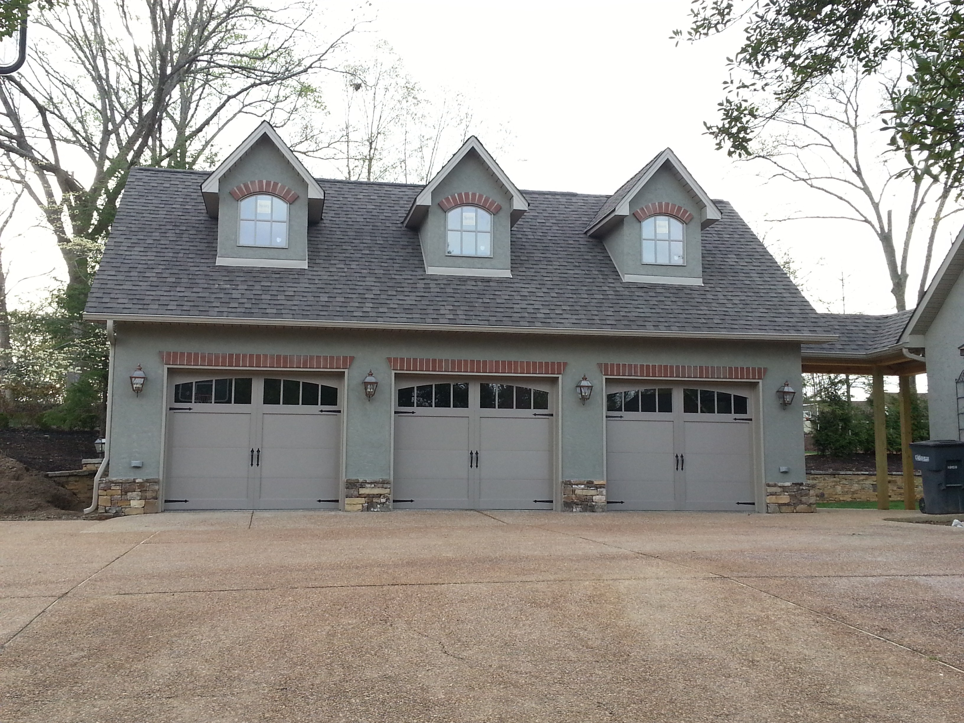 detached garage